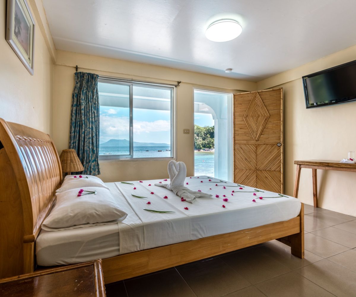 Oceanfront-room2-scaled.jpg